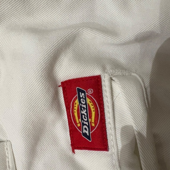 Dickies white jeans size 26.    Price 29$ - Picture 7 of 9